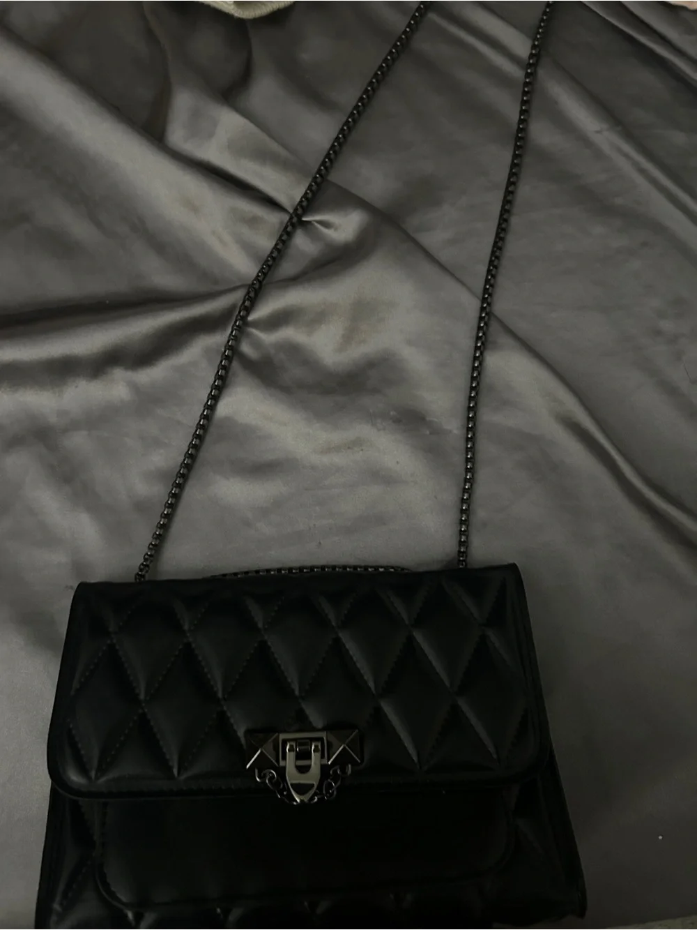Quilted Black Chain Strap Shoulder Bag